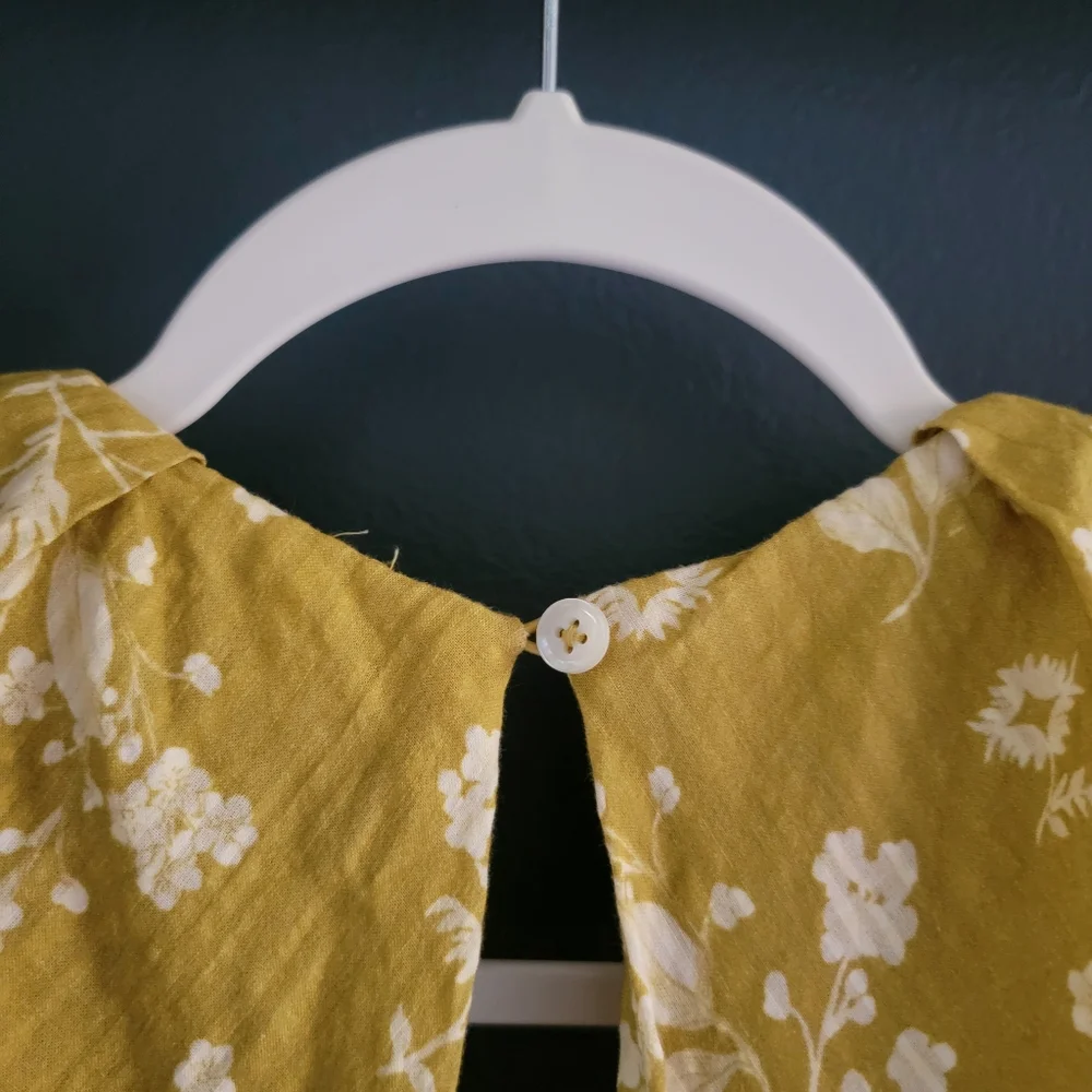 Anthropologie‎ Cotton Seersucker Smocked Puff-Sleeve Crop Top Large Chartreuse - Picture 12 of 15